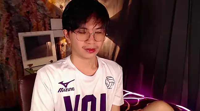 Snapshot of Sexy_Handsome_Drex chatting on 12.26.24 Sexy Handsome Drex online show from 12.26.24