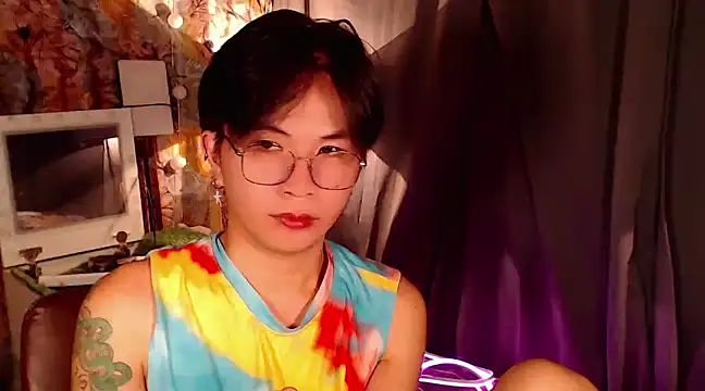 Snapshot of Sexy_Handsome_Drex chatting on 12.28.24 Sexy Handsome Drex online show from 12.28.24