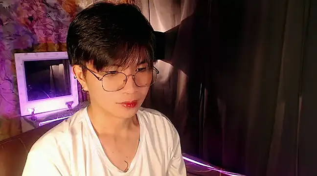 Snapshot of Sexy_Handsome_Drex chatting on 01.28.25 Sexy Handsome Drex online show from 01.28.25