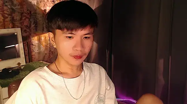 Snapshot of Sexy_Handsome_Drex chatting on 02.12.25 Sexy Handsome Drex online show from 02.12.25