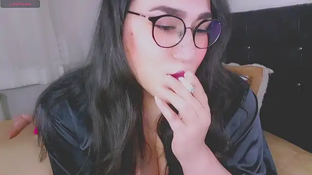 Snapshot of MERA_arab chatting on 10.28.25 MERA arab online show from 10.28.25