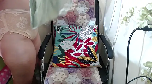 Snapshot of Skinny_regie99xxx chatting on 02.26.25 Skinny regie99xxx online show from 02.26.25