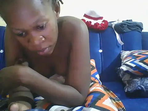 Snapshot of africanpussy22 chatting on 10.24.25 africanpussy22 online show from 10.24.25