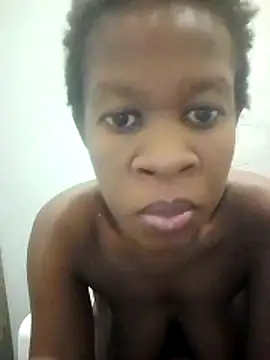 Snapshot of africanpussy22 chatting on 04.14.26 africanpussy22 online show from 04.14.26