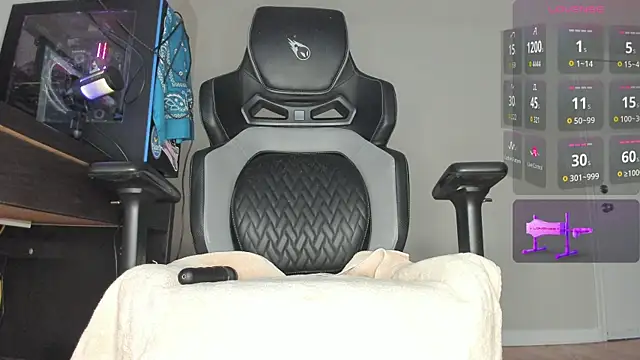 Snapshot of Redjina_Angel chatting on 10.20.25 Redjina Angel online show from 10.20.25