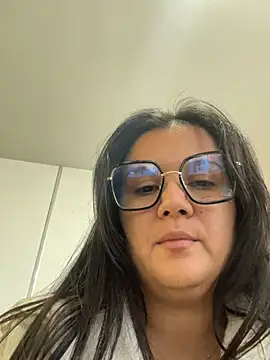 Snapshot of SWEETLILY18 chatting on 01.18.25 SWEETLILY18 online show from 01.18.25