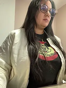 Snapshot of SWEETLILY18 chatting on 01.23.25 SWEETLILY18 online show from 01.23.25