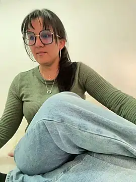 Snapshot of SWEETLILY18 chatting on 01.27.25 SWEETLILY18 online show from 01.27.25