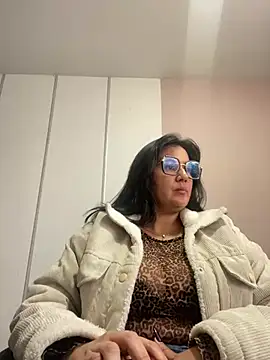 Snapshot of SWEETLILY18 chatting on 01.29.25 SWEETLILY18 online show from 01.29.25