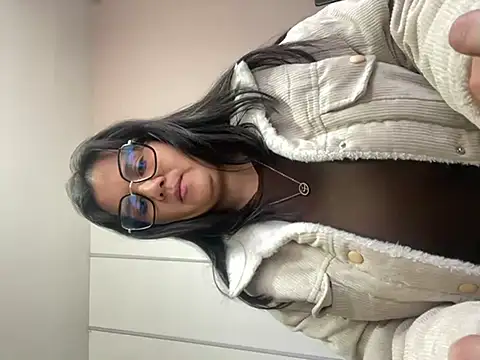 Snapshot of SWEETLILY18 chatting on 01.30.25 SWEETLILY18 online show from 01.30.25