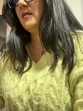 Snapshot of SWEETLILY18 chatting on 02.09.25 SWEETLILY18 online show from 02.09.25