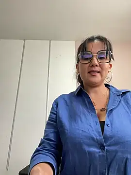 Snapshot of SWEETLILY18 chatting on 02.24.25 SWEETLILY18 online show from 02.24.25