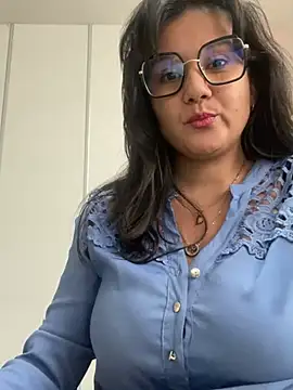 Snapshot of SWEETLILY18 chatting on 03.11.25 SWEETLILY18 online show from 03.11.25