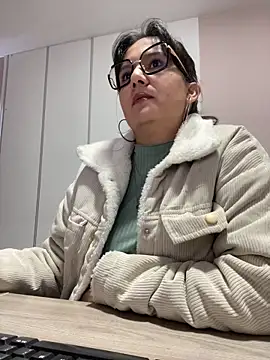 Snapshot of SWEETLILY18 chatting on 03.14.25 SWEETLILY18 online show from 03.14.25