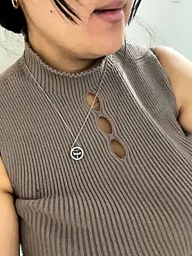 Snapshot of SWEETLILY18 chatting on 09.09.25 SWEETLILY18 online show from 09.09.25