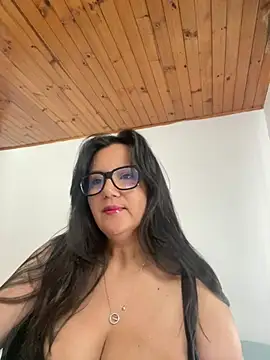 Snapshot of SWEETLILY18 chatting on 04.13.26 SWEETLILY18 online show from 04.13.26