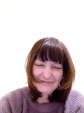 Snapshot of TiAmorre chatting on 02.02.25 TiAmorre online show from 02.02.25