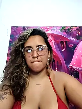 Snapshot of Karol_naughty chatting on 03.02.26 Karol naughty online show from 03.02.26