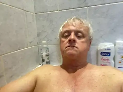 Snapshot of bigbadjon69 chatting on 04.29.26 bigbadjon69 online show from 04.29.26