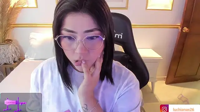 lucy26  online show from 03.05.25