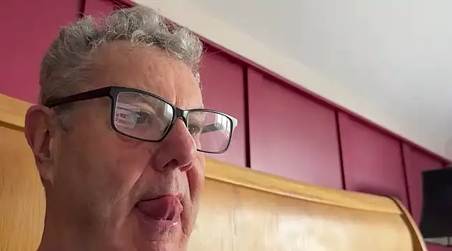 Snapshot of Oldpistolpete chatting on 12.16.24 Oldpistolpete online show from 12.16.24