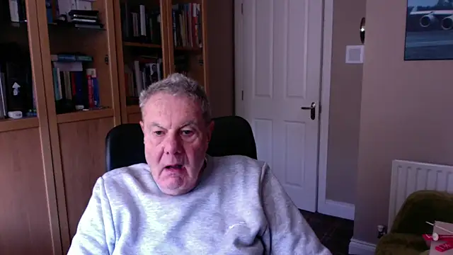 Snapshot of Oldpistolpete chatting on 01.07.25 Oldpistolpete online show from 01.07.25