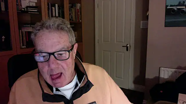 Snapshot of Oldpistolpete chatting on 01.16.25 Oldpistolpete online show from 01.16.25