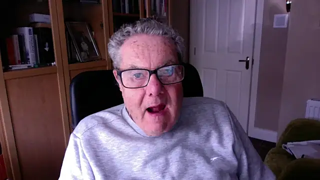 Snapshot of Oldpistolpete chatting on 03.04.25 Oldpistolpete online show from 03.04.25