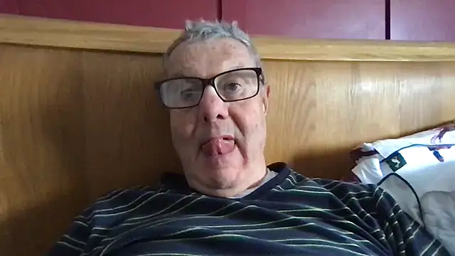 Snapshot of Oldpistolpete chatting on 03.13.25 Oldpistolpete online show from 03.13.25