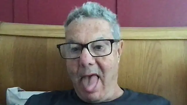 Snapshot of Oldpistolpete chatting on 09.09.25 Oldpistolpete online show from 09.09.25