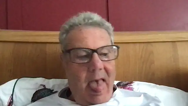 Snapshot of Oldpistolpete chatting on 09.29.25 Oldpistolpete online show from 09.29.25