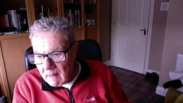 Snapshot of Oldpistolpete chatting on 10.30.25 Oldpistolpete online show from 10.30.25