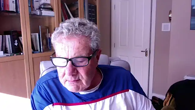 Snapshot of Oldpistolpete chatting on 04.24.26 Oldpistolpete online show from 04.24.26