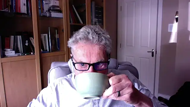 Snapshot of Oldpistolpete chatting on 04.26.26 Oldpistolpete online show from 04.26.26