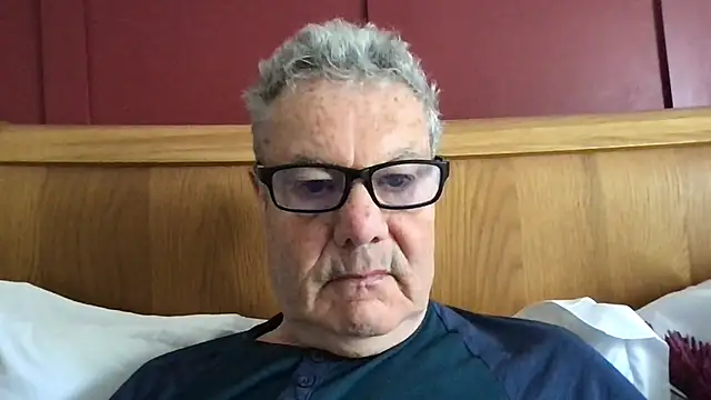 Snapshot of Oldpistolpete chatting on 05.05.26 Oldpistolpete online show from 05.05.26