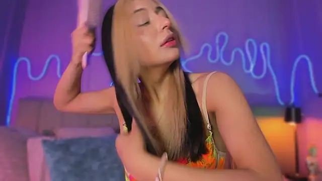 Sofly s online show from 02.20.26