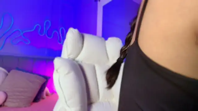 Sofly s online show from 04.22.26