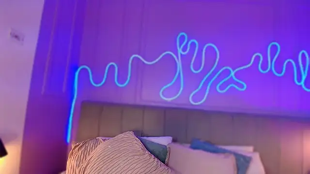 Sofly s online show from 04.23.26