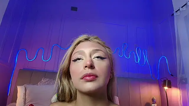Sofly s online show from 04.25.26