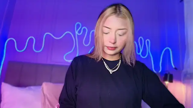 Sofly s online show from 05.02.26