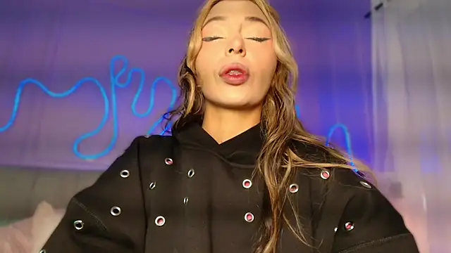 Sofly s online show from 05.20.26
