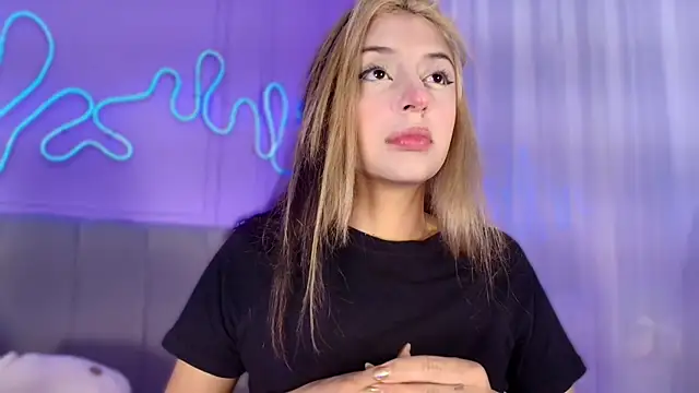 Sofly s online show from 06.04.26
