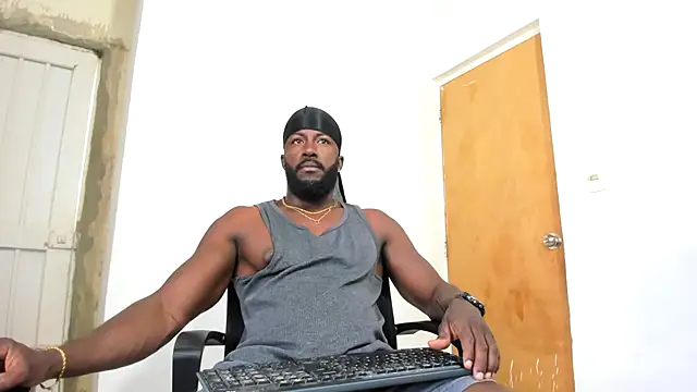 Snapshot of DaleHamilton chatting on 12.20.24 DaleHamilton online show from 12.20.24