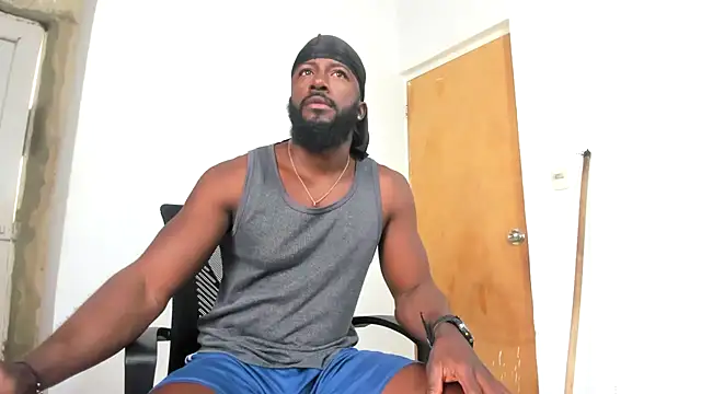 Snapshot of DaleHamilton chatting on 02.11.25 DaleHamilton online show from 02.11.25