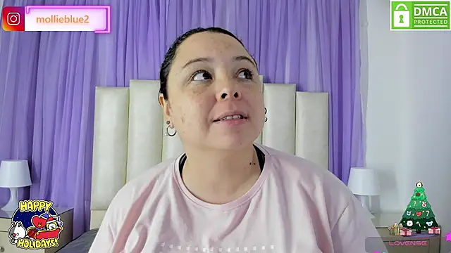Snapshot of mollieblue69 chatting on 12.24.24 mollieblue69 online show from 12.24.24