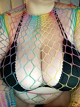 Snapshot of mollieblue69 chatting on 04.25.26 mollieblue69 online show from 04.25.26
