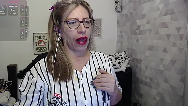 Chayla Ruiz online show from 09.19.25