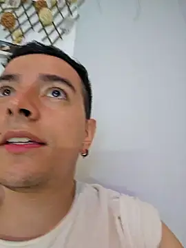 Jhoan saenz online show from 02.17.25