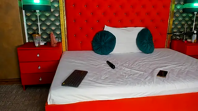 VallerieJones online show from 09.22.25