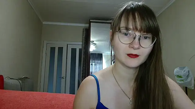 Snapshot of KiraGoldens chatting on 10.21.25 KiraGoldens online show from 10.21.25